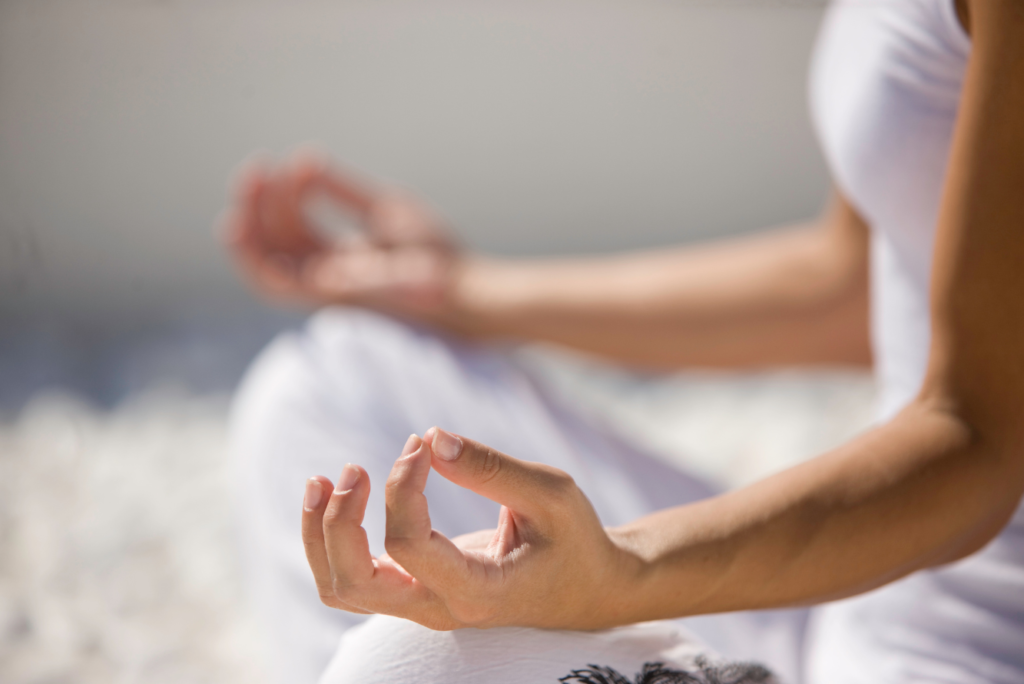 Plongez dans l'univers du rasa yoga et découvrez ses secrets pour un bien-être renouvelé